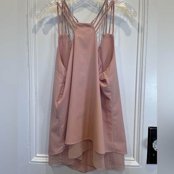 Lady Dutch High Society Soft Pink V-Neck Chain Accent Tank Top - Size M - Picture 5 of 5